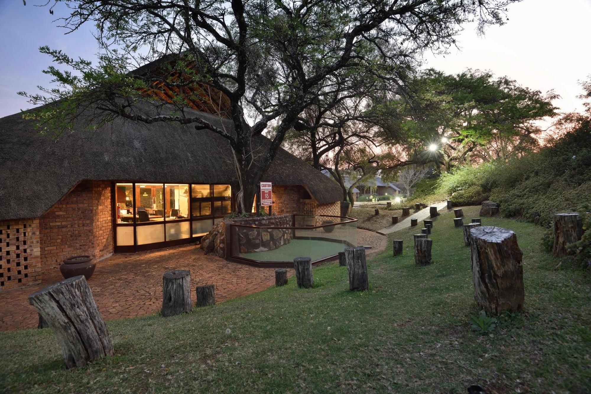 Bakubung Bush Lodge Ледиг Экстерьер фото